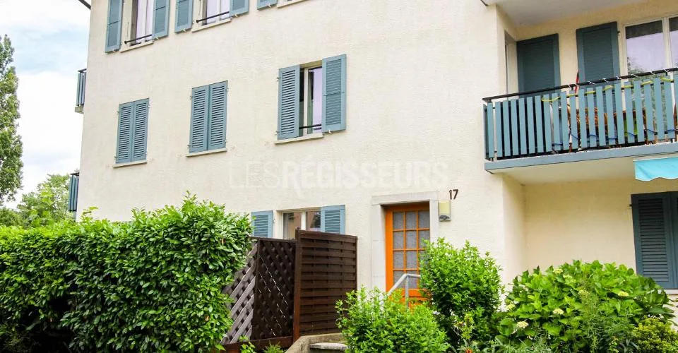 Appartement entièrement rénové à Bernex