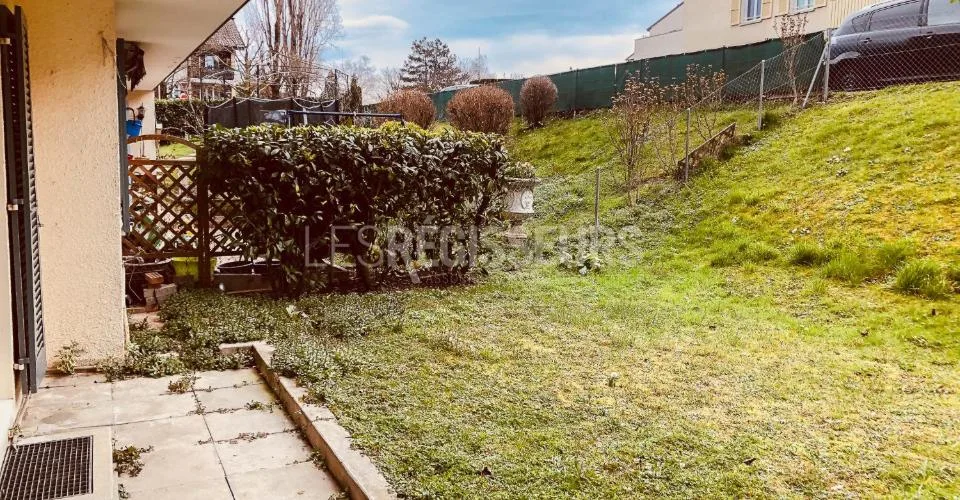 Appartement entièrement rénové à Bernex