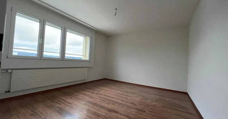 Appartement de 4 pièces avec une belle vue dégagée à la Chaux-de-Fonds.