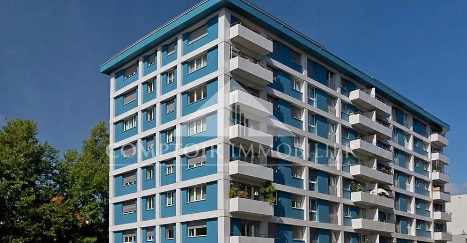 Joli petit appartement rénové situé au coeur de Champel.
