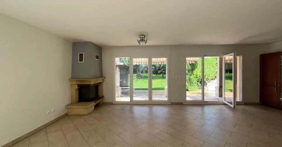 Magnifique villa mitoyenne de 7 pièces en plein cœur du vieux Vernier