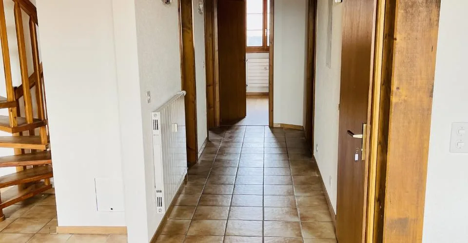 Confortable 4.5 pièces de 120 m2 dans l’ancienne maison de commune