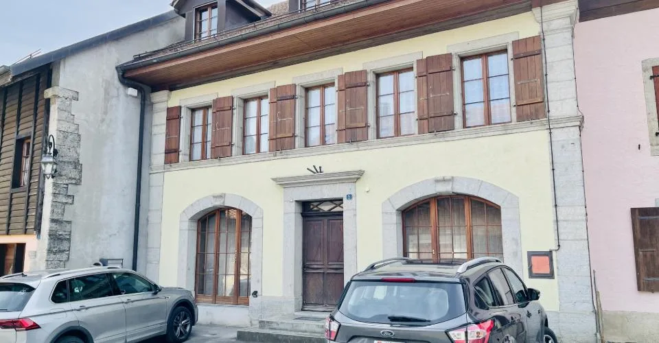 Confortable 4.5 pièces de 120 m2 dans l’ancienne maison de commune