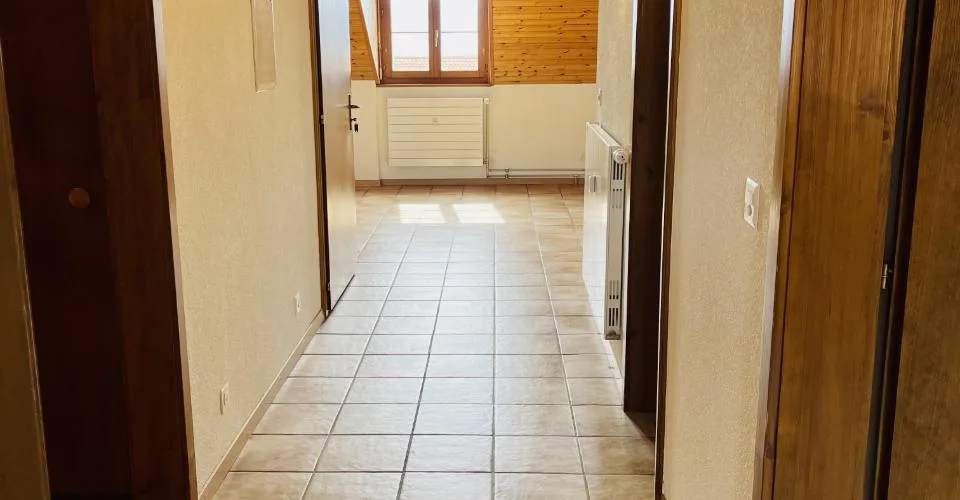 Confortable 4.5 pièces de 120 m2 dans l’ancienne maison de commune