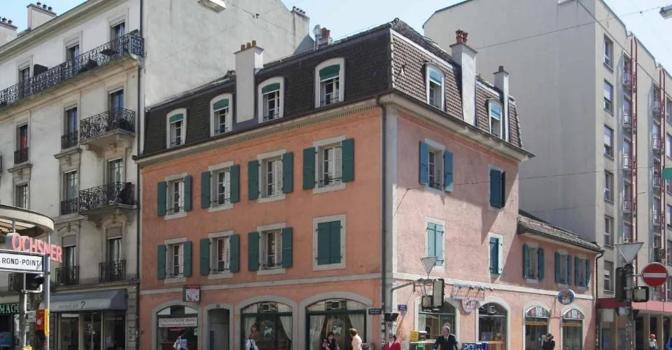 Appartement de 5 pièces traversant à Plainpalais