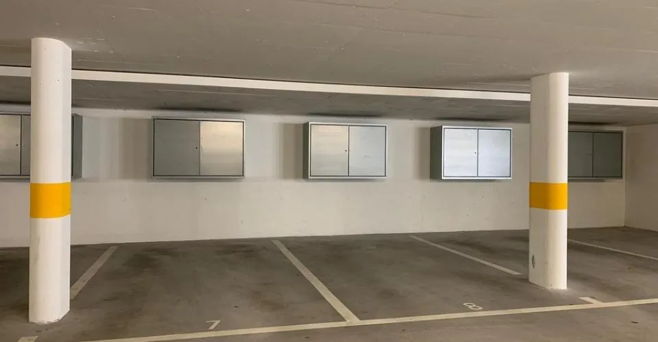 Einstellplatz zentral bei der Mall of Switzerland