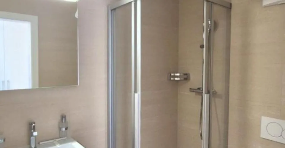 Bel appartement de 3.5 pièces au rez avec jardin à Gingins