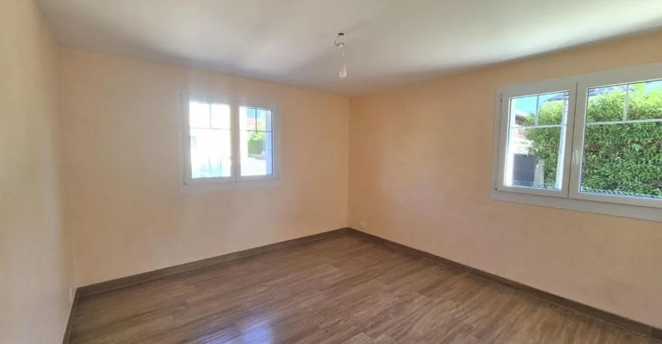 Bel appartement de 3.5 pièces au rez avec jardin à Gingins