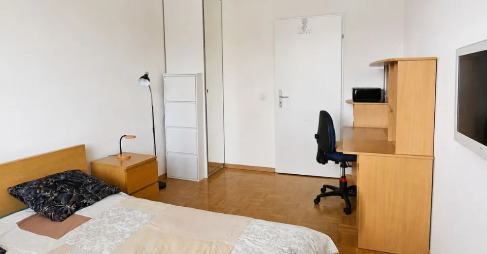 Furnished 4.5-Room Apartment with Terrace-Balcony and Outdoor Parking - Geneva - Appartement meublé 4.5 pièces à Genève à louer