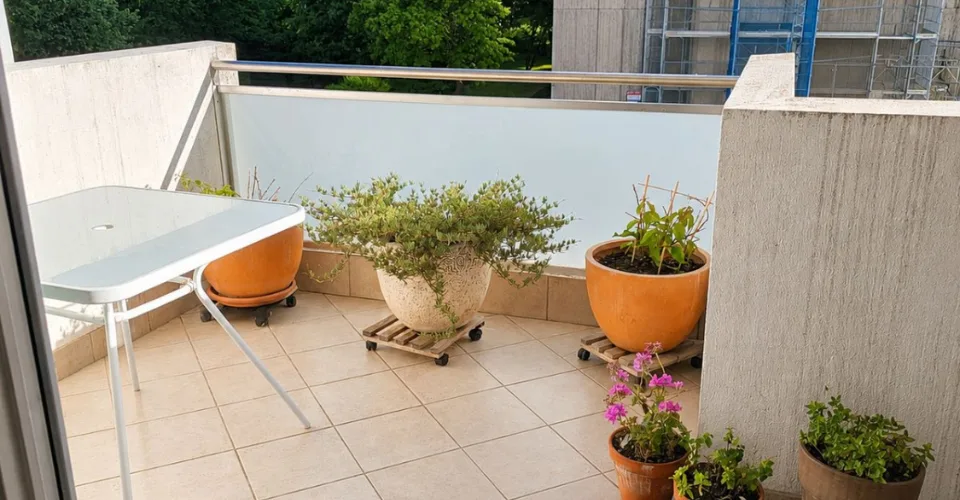 Furnished 4.5-Room Apartment with Terrace-Balcony and Outdoor Parking - Geneva - Appartement meublé 4.5 pièces à Genève à louer