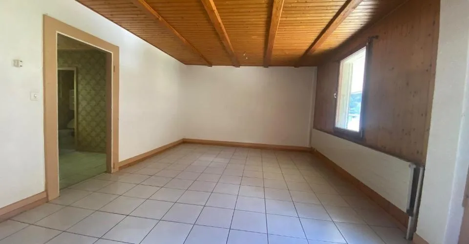 Appartement de 3.5 pièces au 1er étage à louer à St-Ursanne