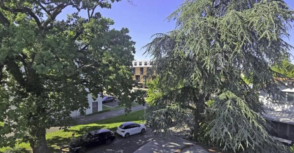 Plateau de Pinchat, superbe villa mitoyenne contemporaine idéalement située