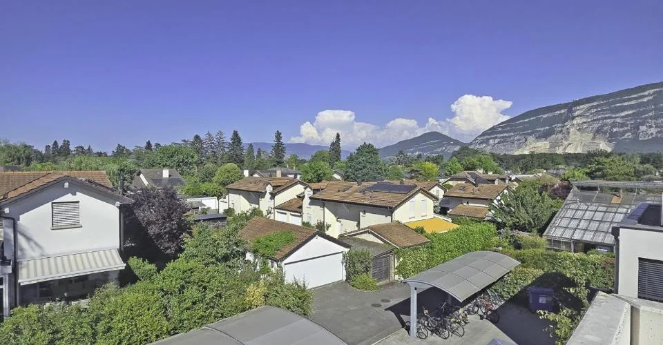 Plateau de Pinchat, superbe villa mitoyenne contemporaine idéalement située