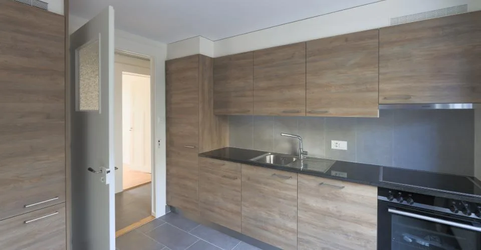 RESERVE - Appartement de 3 pièces au rez – Foto 5 von 8