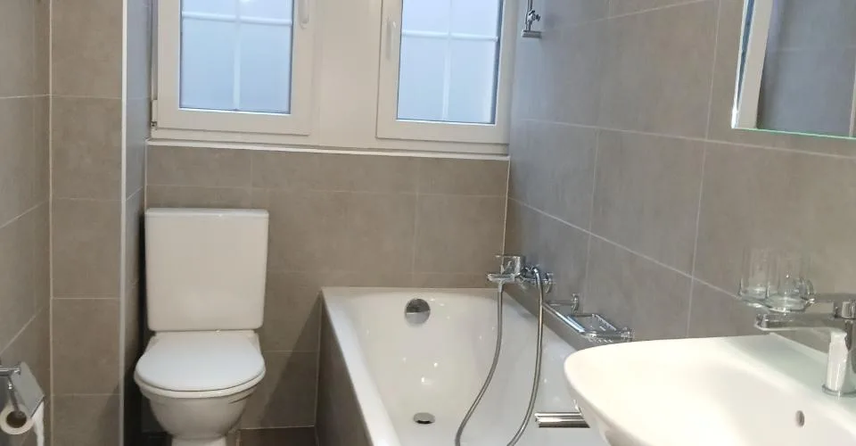 RESERVE - Appartement de 3 pièces au rez – Foto 6 von 8