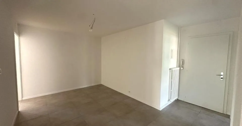 Bel appartement de 3.5 pièces entièrement rénové proche de toutes commodités !