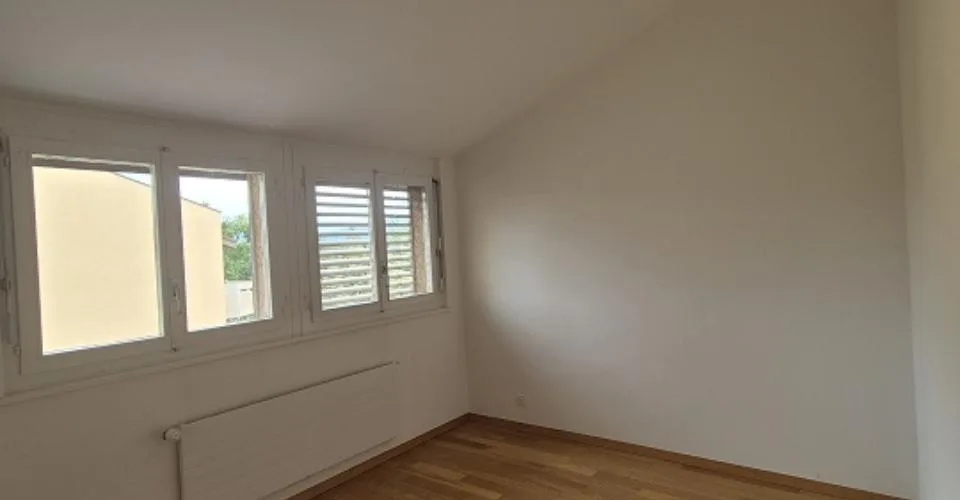 Appartement de 4 pièces au 3ème étage dans un cadre verdoyant à Cologny