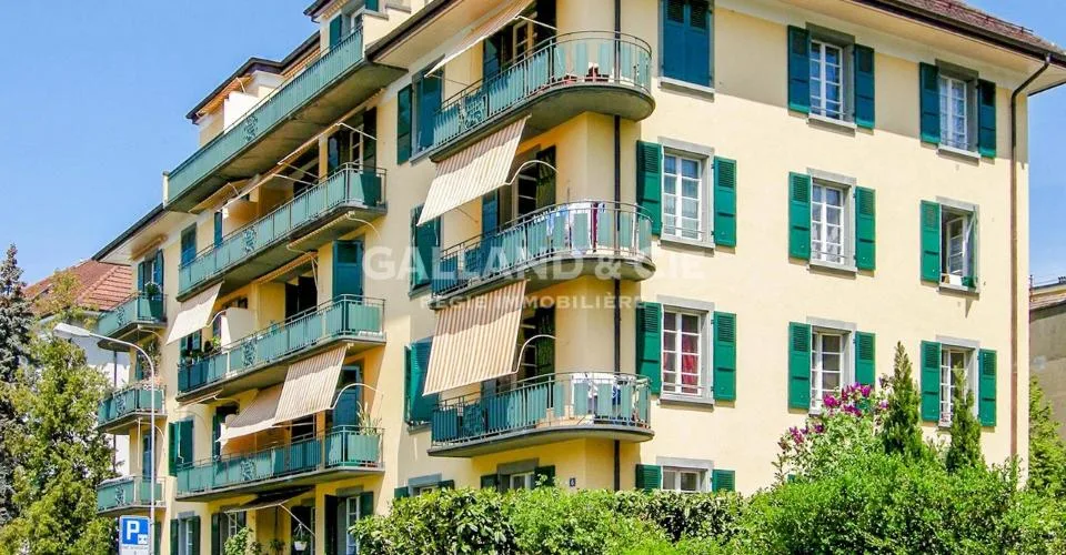 Appartement meublé de 2.5 pièces avec balcon - Idéal pour la colocation