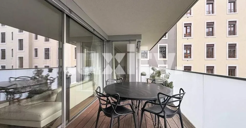 Appartement meublé 4 pièces avec grande terrasse