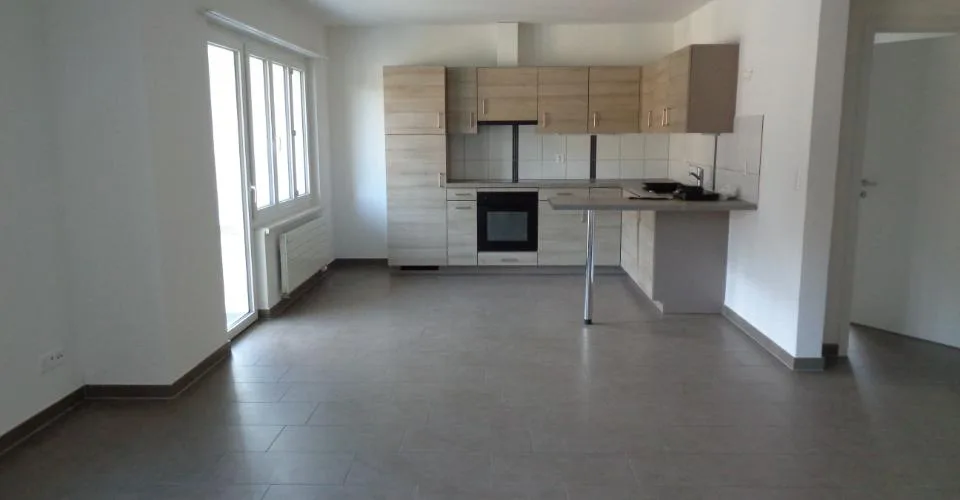 Appartement situé dans un petit immeuble de 4 logements.