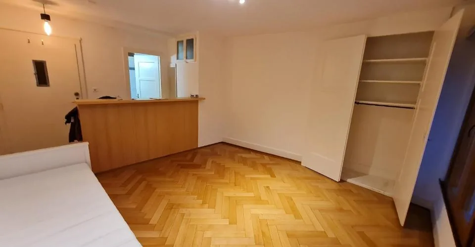 Joli studio au 3ème étage situé au coeur de la ville de Nyon