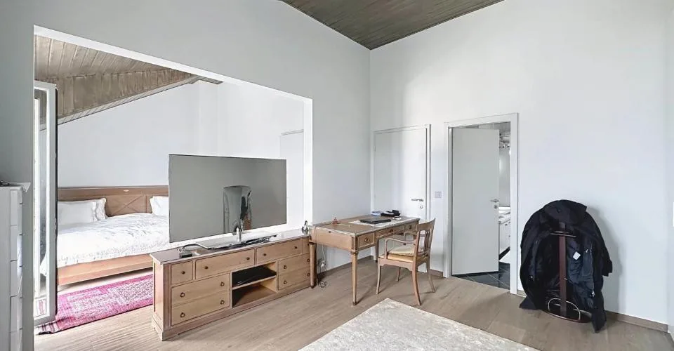 Magnifique villa mitoyenne avec vue lac à louer meublée ou non meublée