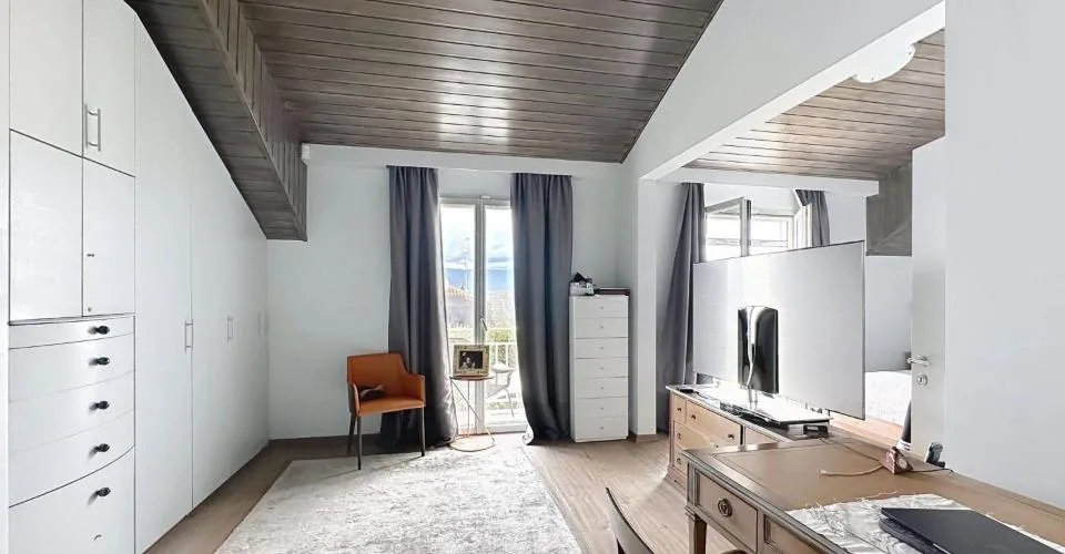 Magnifique villa mitoyenne avec vue lac à louer meublée ou non meublée