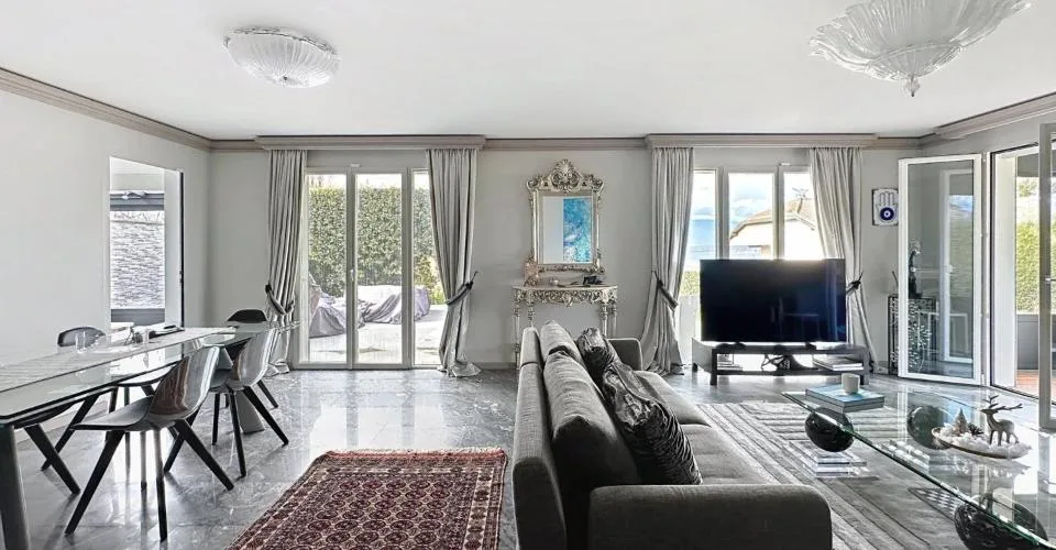 Magnifique villa mitoyenne avec vue lac à louer meublée ou non meublée