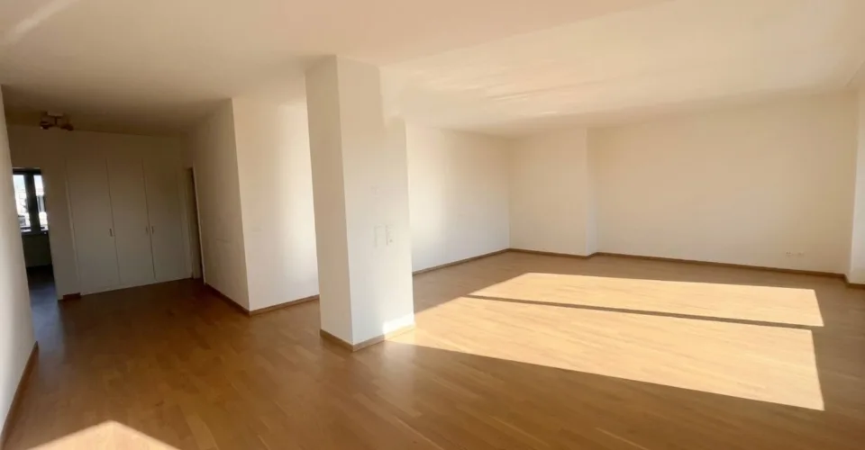 Appartement de 5 pièces en attique dans le quartier de Florissant – photo 5 of 6