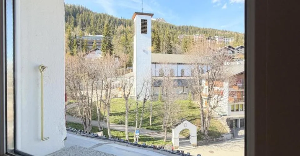 Appartement au dernier étage d'une petite résidence en plein centre de Crans-Montana