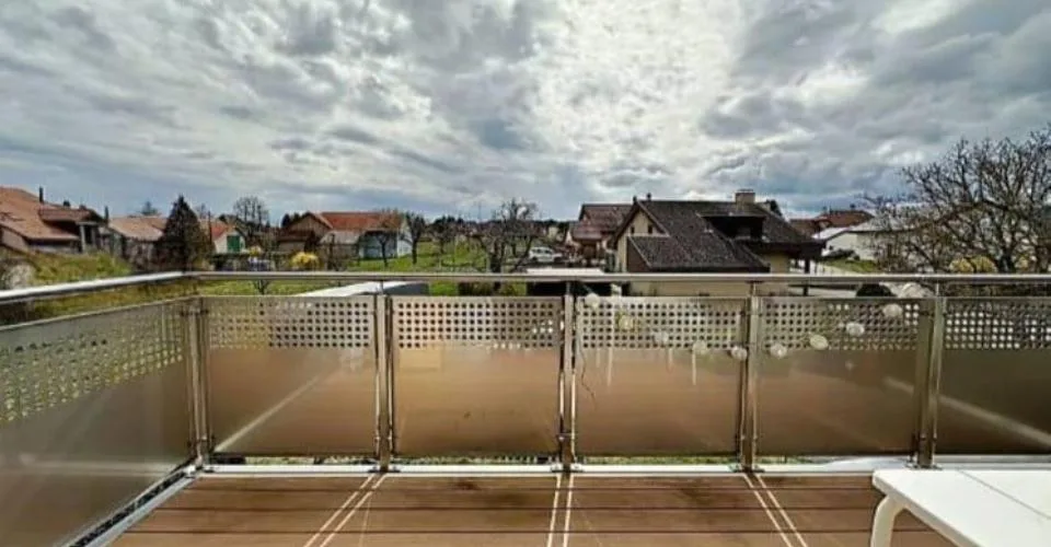 Grand appartement de 4 pièces dans les combles