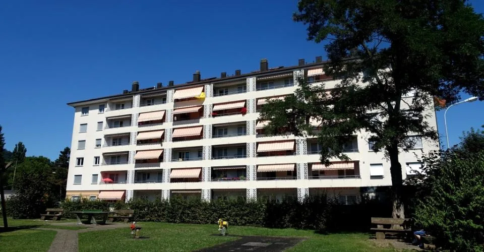 Appartement rÃ©novÃ© de 2.5 piÃ¨ces au rez-de-chaussÃ©e