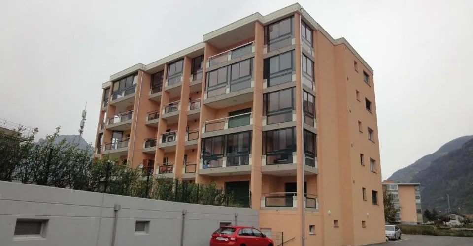 A louer plusieurs places de parc extérieures sur Commune de Saxon