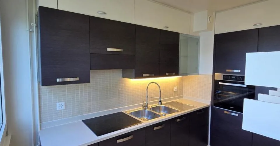 Appartement de 4 pièces au 5ème étage à Lancy