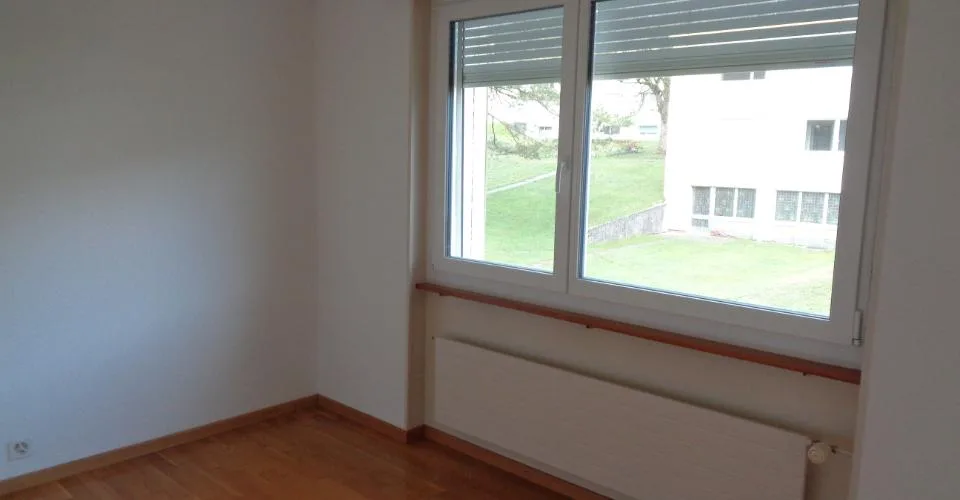 Appartement situé dans un quartier calme entouré de verdure.