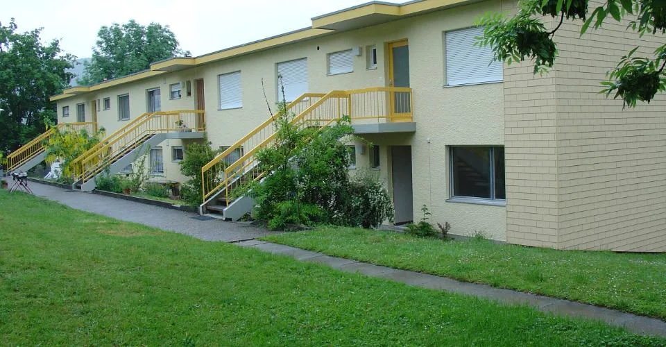 Appartement situé dans un quartier calme entouré de verdure.