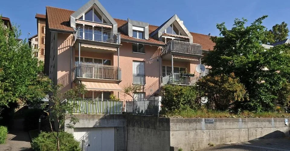 Parking à Bözingen - Possibilité de stationner à Boujean