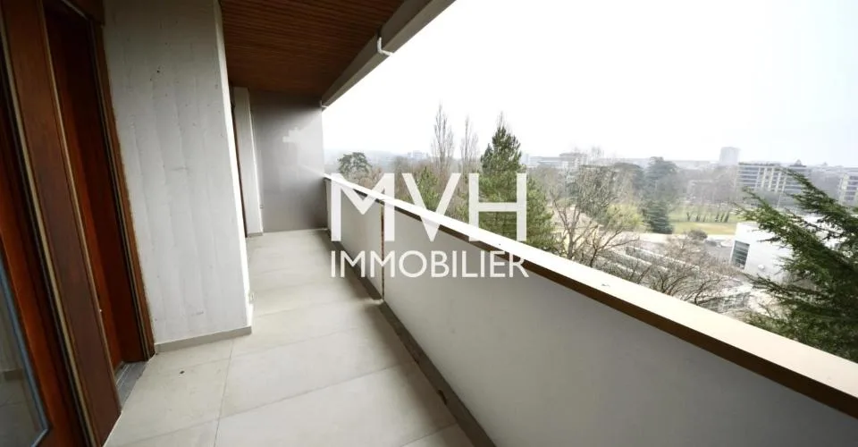 Appartement rénové 9ème étage avec vue sur le Mont-blanc