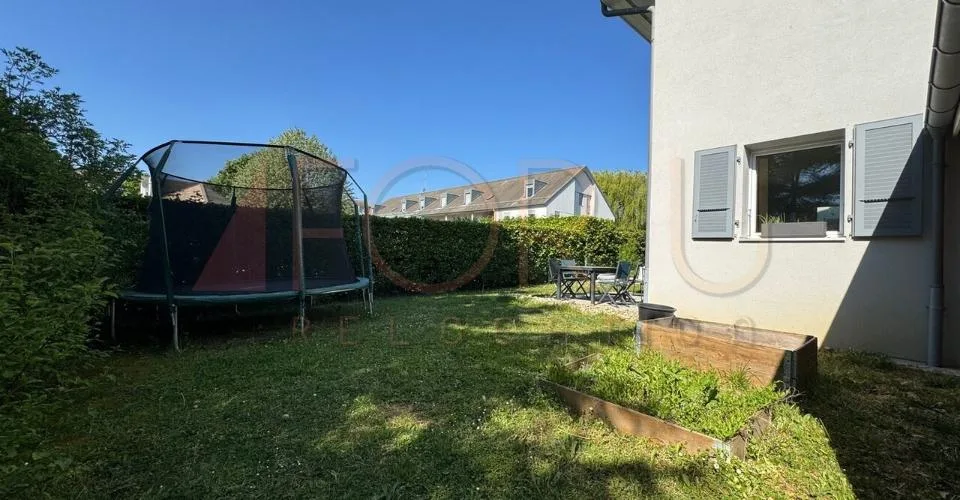 Très belle villa moderne entièrement meublée à Collex