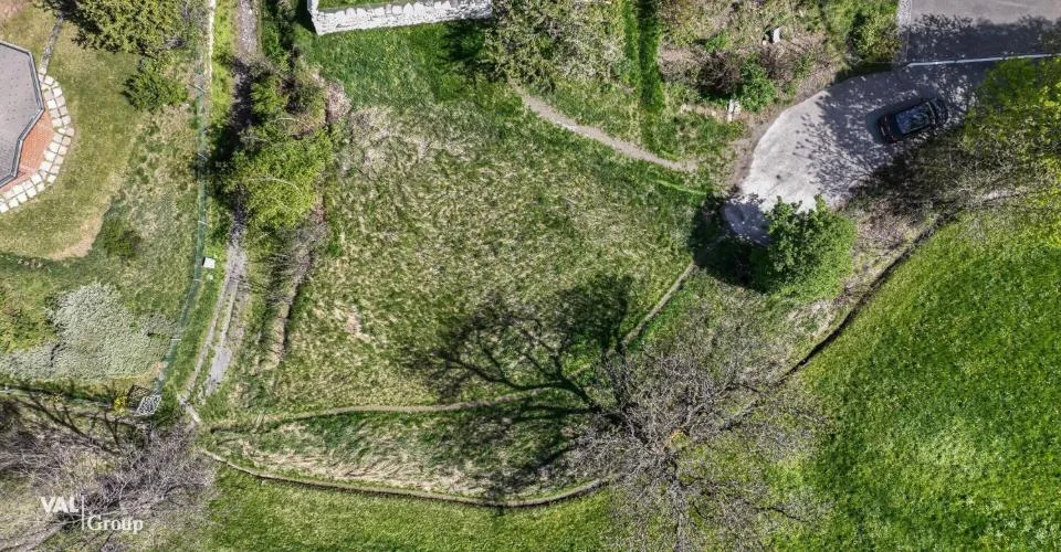 Terrain à bâtir avec maison unifamiliale approuvée dans un emplacement exclusif et surélevé – Foto 8 von 11