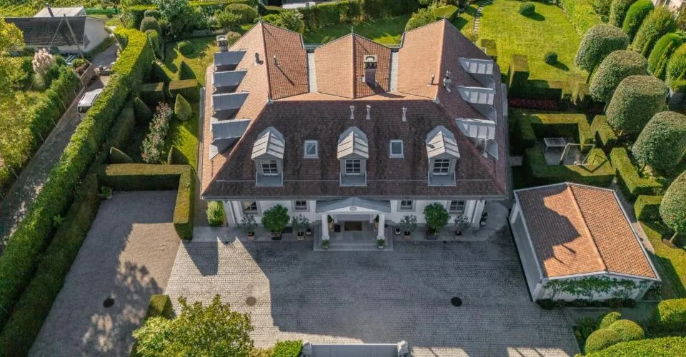 Une villa de maître sur les rives du Léman – photo 3 sur 13
