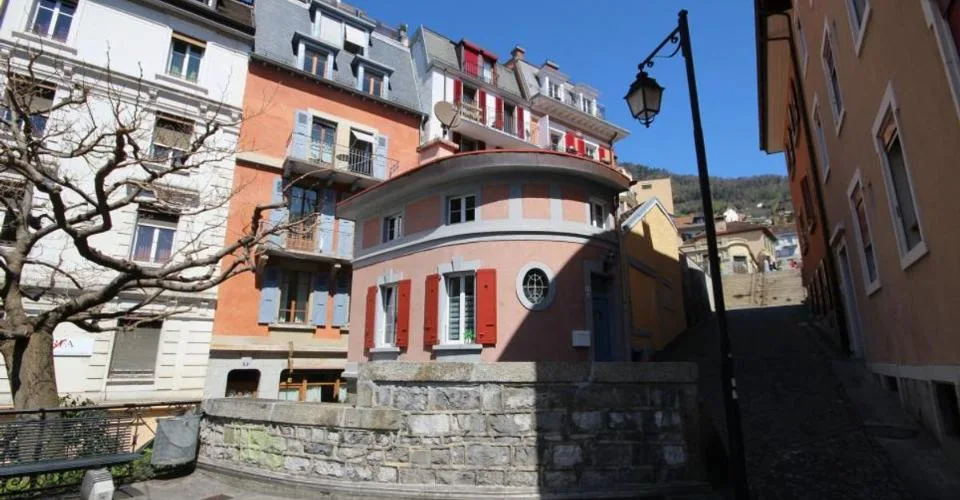 CACHET UNIQUE AU CENTRE VILLE - MAISON DE 2 PIECES + 1 CARNOTZET – foto 4 di 10