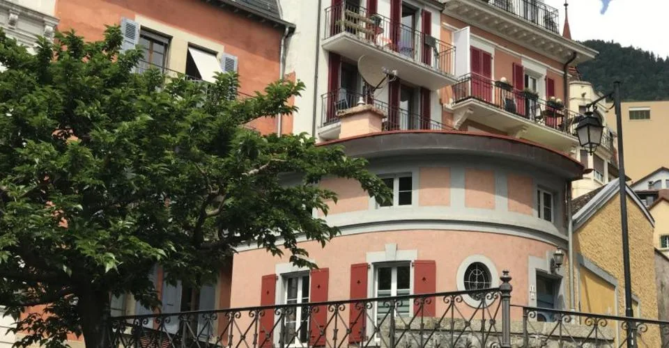 CACHET UNIQUE AU CENTRE VILLE - MAISON DE 2 PIECES + 1 CARNOTZET – foto 3 di 10