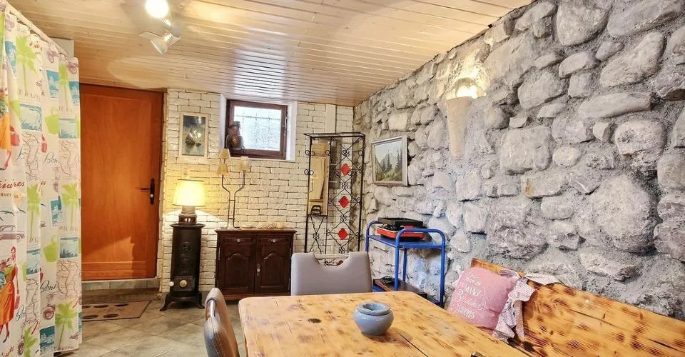 CACHET UNIQUE AU CENTRE VILLE - MAISON DE 2 PIECES + 1 CARNOTZET – foto 7 di 10