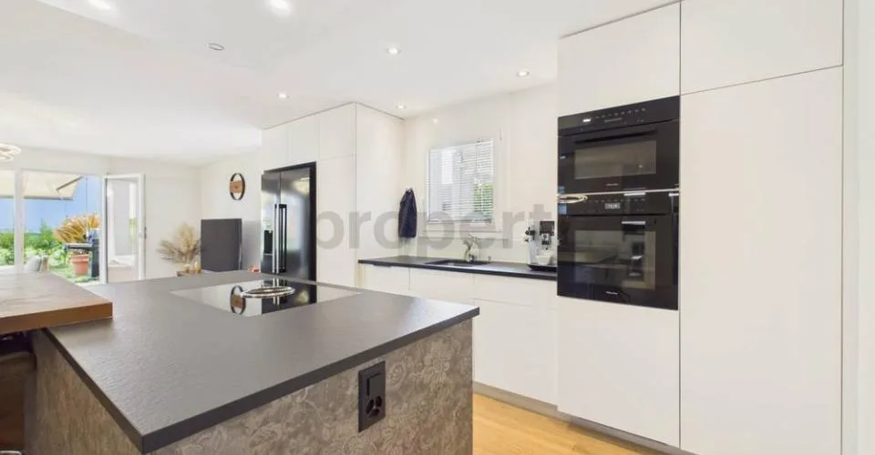 Moderne appartement de 4,5 pièces avec ascenseur et place de parking, Lotzwil
