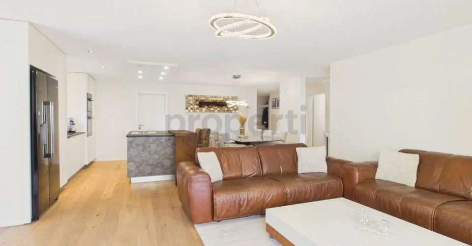 Moderne appartement de 4,5 pièces avec ascenseur et place de parking, Lotzwil