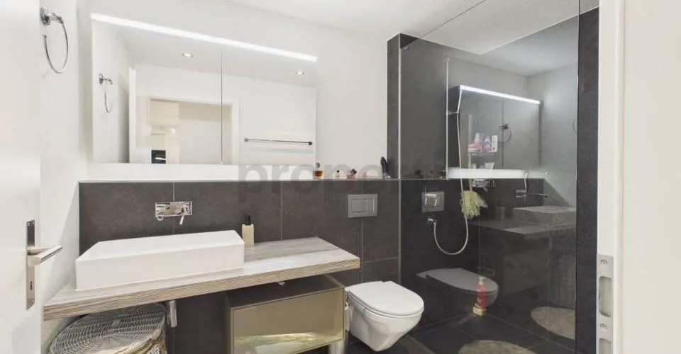 Moderne appartement de 4,5 pièces avec ascenseur et place de parking, Lotzwil