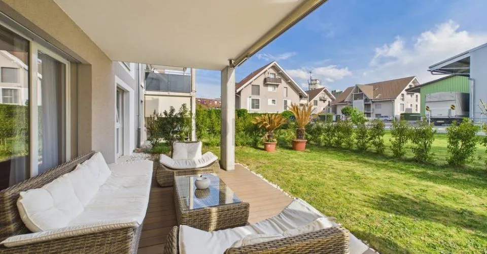 Moderne appartement de 4,5 pièces avec ascenseur et place de parking, Lotzwil