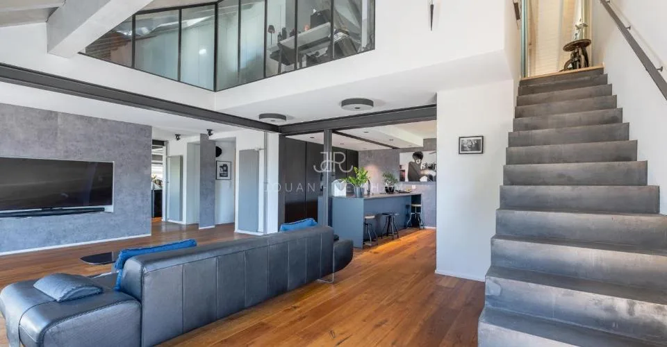 Eysins | Lumineux duplex intégralement rénové, à 10mn du coeur de Nyon – foto 8 di 13