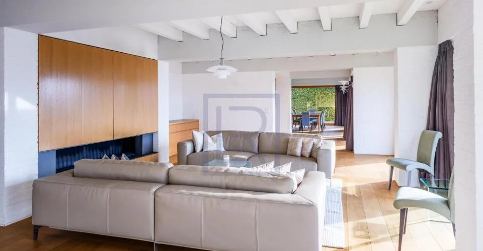 Villa contemporaine avec vue lac – Foto 3 von 6
